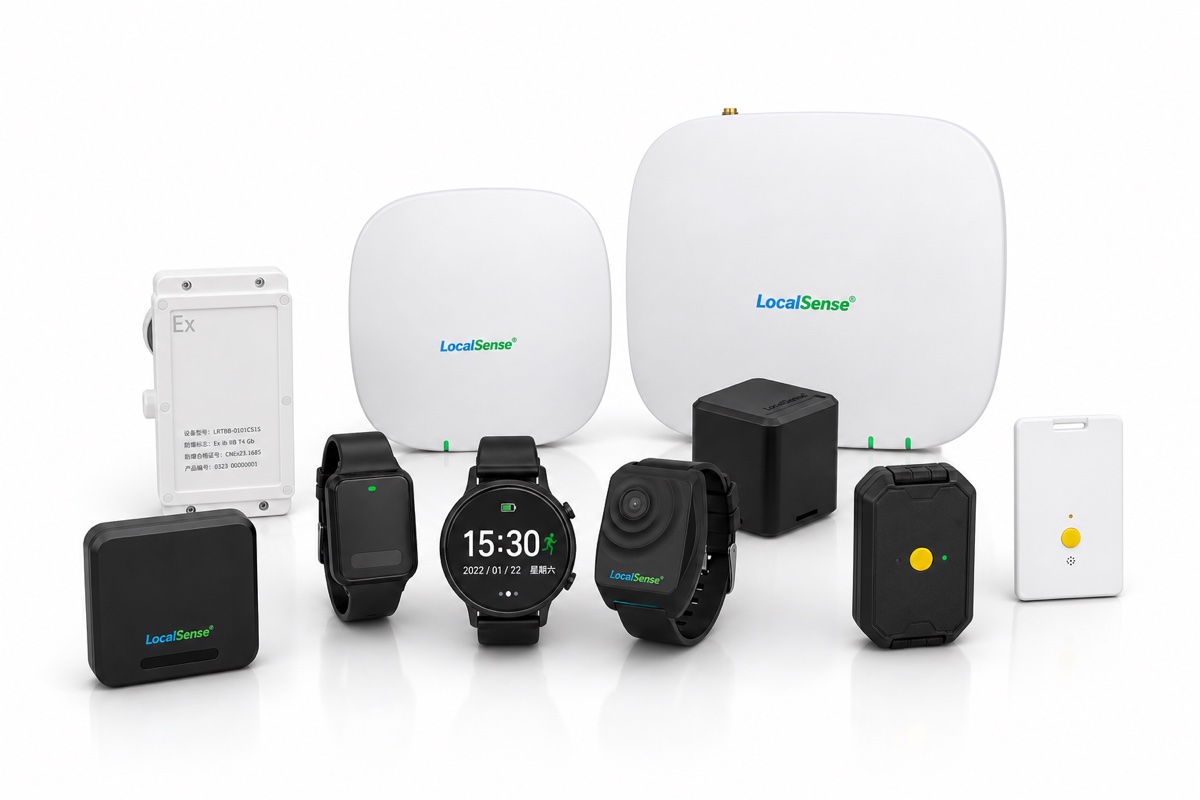 LocalSense 产品家族视觉：定位锚点、定位手表与标签